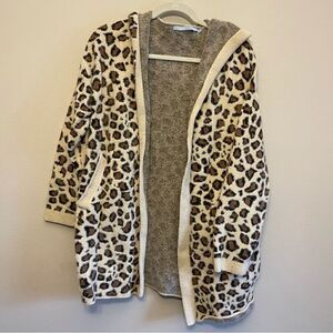 Michelle Nicole oversized cheetah print cardigan size medium